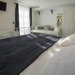 2m Makarska