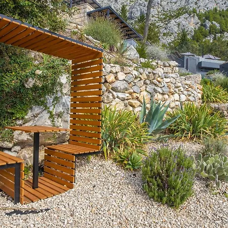 2m Макарська